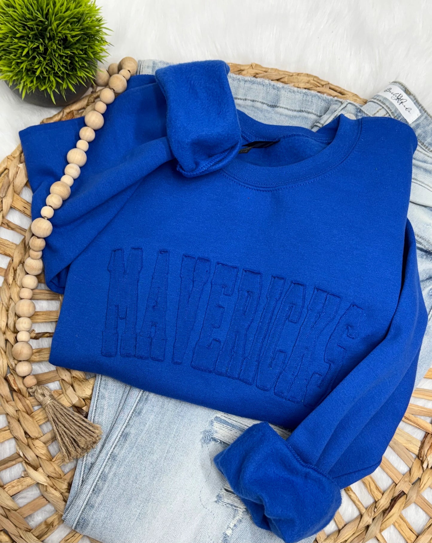 Raggy Embroidered Sweatshirt